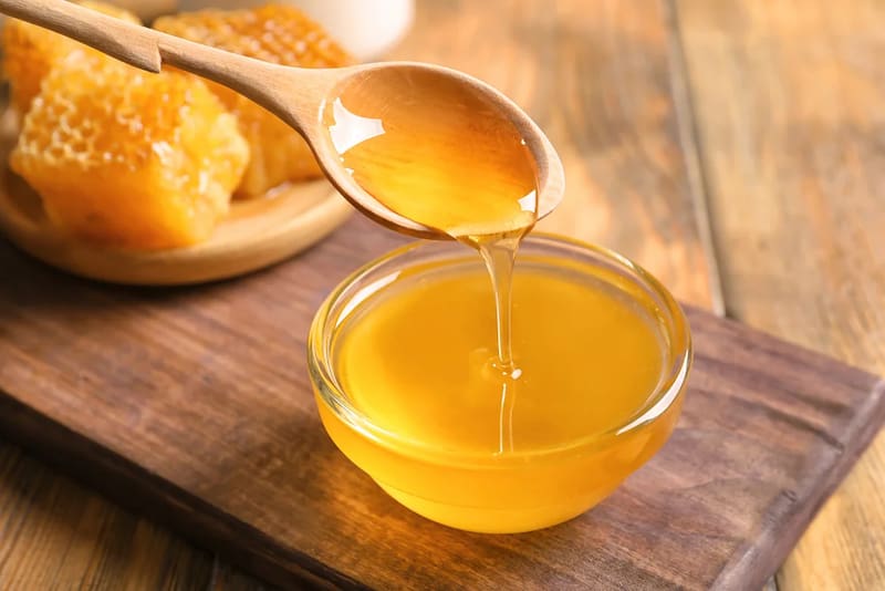 عسل چهل گیاه خوانسار یک کیلویی مناسب علاقه مندان به عسل اصیل